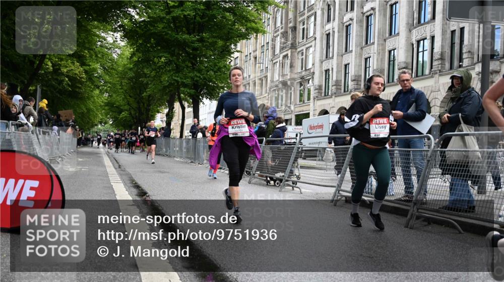14.06.2026 - REWE Women's Run J. Mangold http://msf.ph/oto/9751936 14.06.2026 10:05:53 Ziel 10284, 10701, 10988, 11134, 11211 meine-sportfotos.de