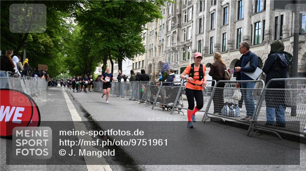 14.06.2026 - REWE Women's Run J. Mangold http://msf.ph/oto/9751961 14.06.2026 10:05:56 Ziel 10284, 10701, 10988, 11134, 11211 meine-sportfotos.de