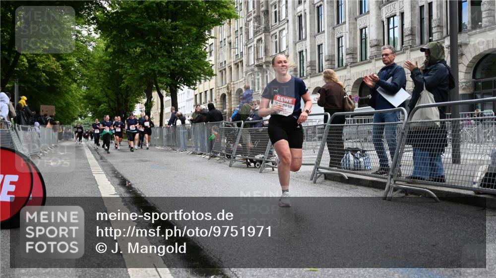14.06.2026 - REWE Women's Run J. Mangold http://msf.ph/oto/9751971 14.06.2026 10:05:59 Ziel 10284, 11134 meine-sportfotos.de