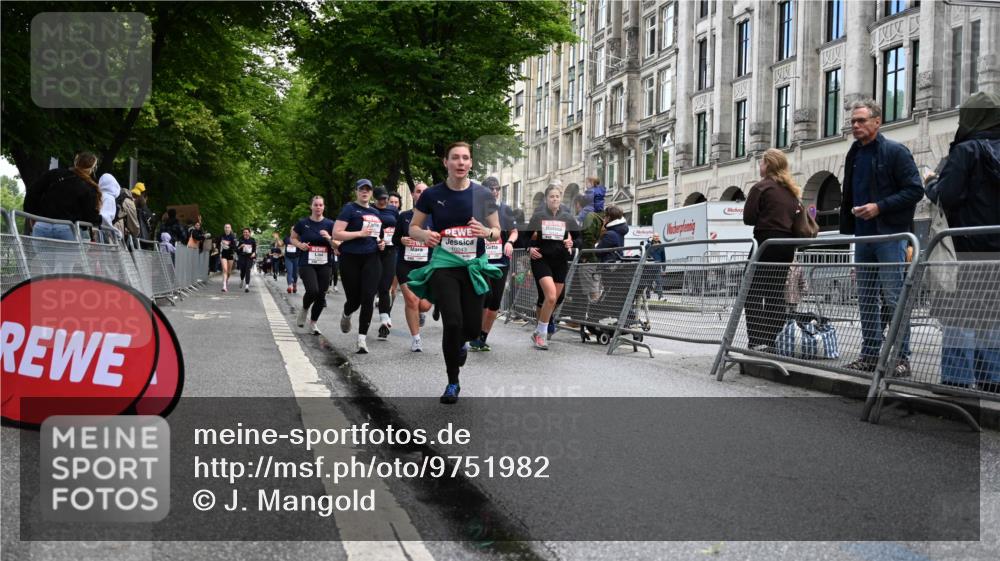 14.06.2026 - REWE Women's Run J. Mangold http://msf.ph/oto/9751982 14.06.2026 10:06:05 Ziel 10243, 10255, 10474, 10655, 10672, 10826, 10857, 11011, 11148, 11233, 11235, 11250, 11410, 11521 meine-sportfotos.de