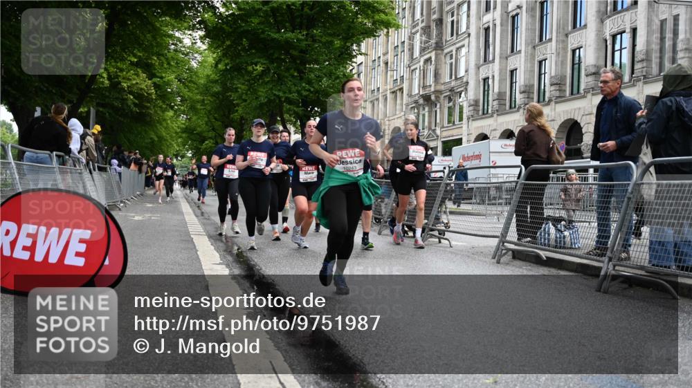 14.06.2026 - REWE Women's Run J. Mangold http://msf.ph/oto/9751987 14.06.2026 10:06:05 Ziel 10243, 10255, 10474, 10655, 10672, 10826, 10857, 11011, 11148, 11233, 11235, 11250, 11410, 11521 meine-sportfotos.de