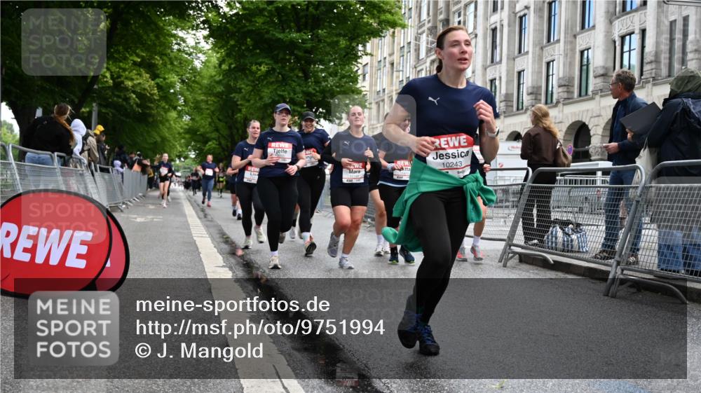 14.06.2026 - REWE Women's Run J. Mangold http://msf.ph/oto/9751994 14.06.2026 10:06:06 Ziel 10243, 10255, 10474, 10655, 10672, 10826, 10857, 11011, 11148, 11233, 11235, 11250, 11410, 11484, 11521 meine-sportfotos.de