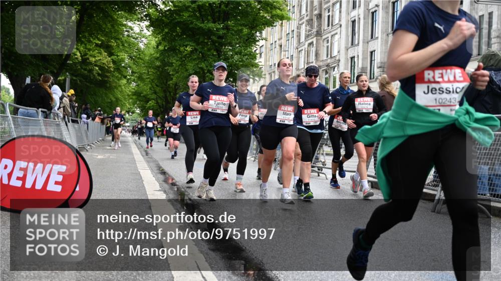 14.06.2026 - REWE Women's Run J. Mangold http://msf.ph/oto/9751997 14.06.2026 10:06:06 Ziel 10243, 10255, 10474, 10655, 10672, 10826, 10857, 11011, 11148, 11233, 11235, 11250, 11410, 11484, 11521 meine-sportfotos.de
