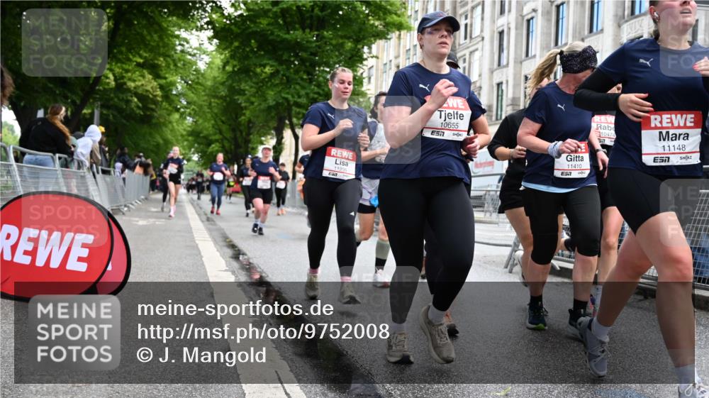 14.06.2026 - REWE Women's Run J. Mangold http://msf.ph/oto/9752008 14.06.2026 10:06:07 Ziel 10243, 10255, 10474, 10655, 10672, 10826, 10857, 11011, 11148, 11233, 11235, 11250, 11410, 11484, 11521 meine-sportfotos.de