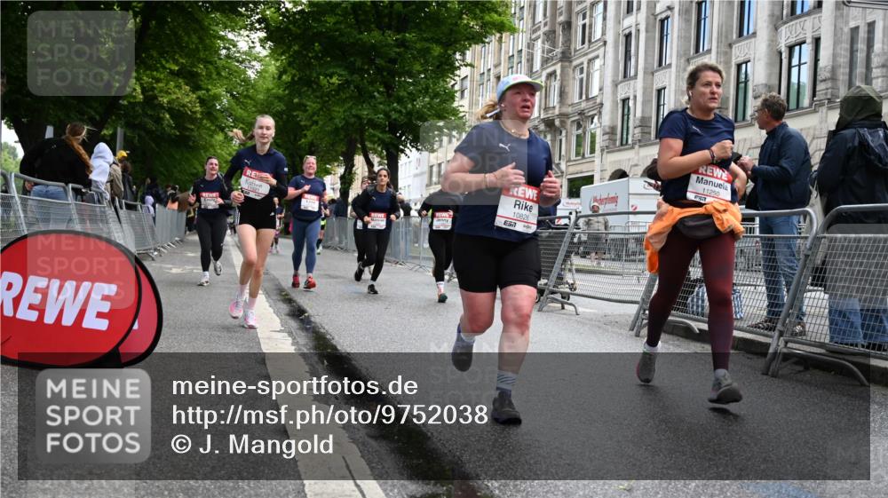 14.06.2026 - REWE Women's Run J. Mangold http://msf.ph/oto/9752038 14.06.2026 10:06:11 Ziel 10255, 10474, 10597, 10635, 10655, 10672, 10747, 10826, 10857, 11011, 11148, 11233, 11235, 11250, 11267, 11410, 11484, 11521 meine-sportfotos.de