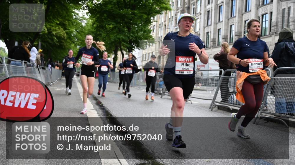 14.06.2026 - REWE Women's Run J. Mangold http://msf.ph/oto/9752040 14.06.2026 10:06:11 Ziel 10255, 10474, 10597, 10635, 10655, 10672, 10747, 10826, 10857, 11011, 11148, 11233, 11235, 11250, 11267, 11410, 11484, 11521 meine-sportfotos.de