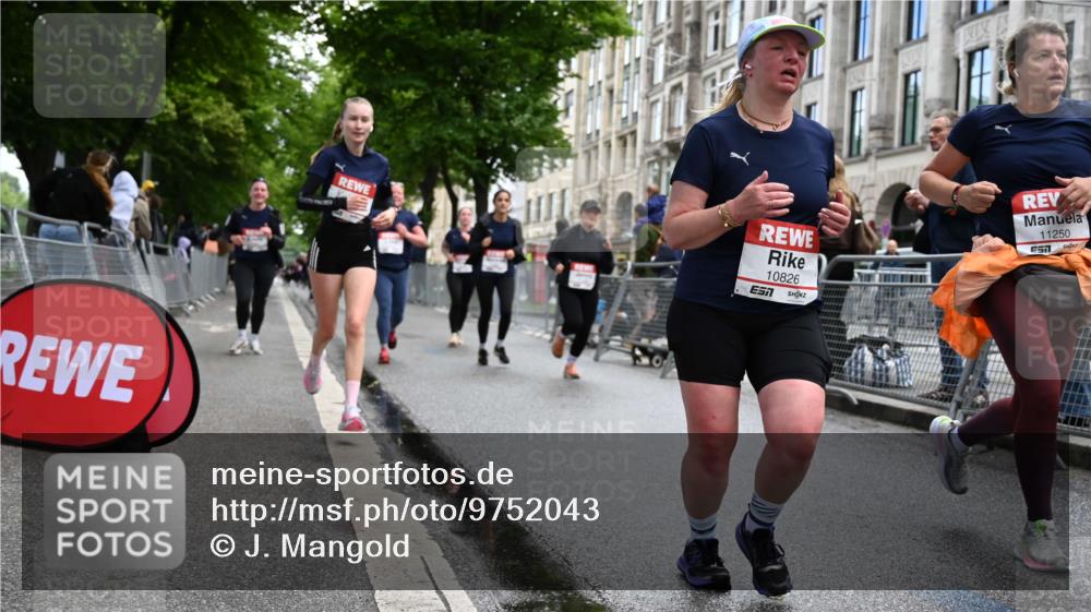 14.06.2026 - REWE Women's Run J. Mangold http://msf.ph/oto/9752043 14.06.2026 10:06:11 Ziel 10255, 10474, 10597, 10635, 10655, 10672, 10747, 10826, 10857, 11011, 11148, 11233, 11235, 11250, 11267, 11410, 11484, 11521 meine-sportfotos.de