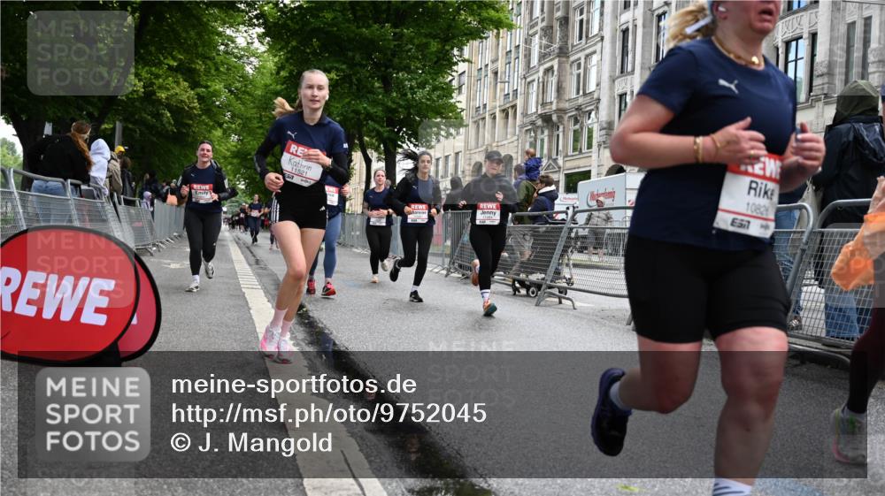 14.06.2026 - REWE Women's Run J. Mangold http://msf.ph/oto/9752045 14.06.2026 10:06:11 Ziel 10255, 10474, 10597, 10635, 10655, 10672, 10747, 10826, 10857, 11011, 11148, 11233, 11235, 11250, 11267, 11410, 11484, 11521 meine-sportfotos.de