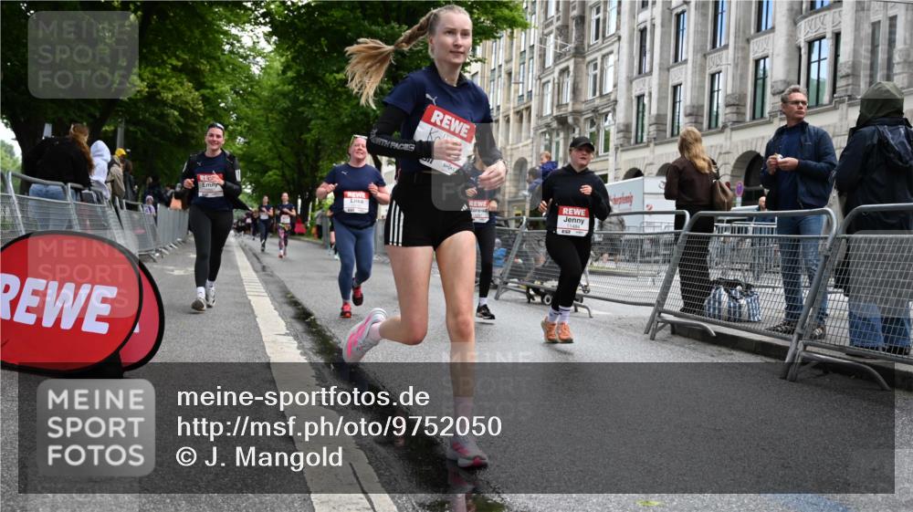14.06.2026 - REWE Women's Run J. Mangold http://msf.ph/oto/9752050 14.06.2026 10:06:12 Ziel 10474, 10597, 10635, 10672, 10747, 10826, 10857, 11011, 11233, 11235, 11250, 11267, 11410, 11484, 11521 meine-sportfotos.de