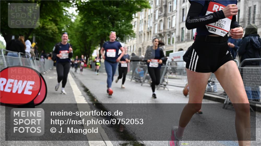 14.06.2026 - REWE Women's Run J. Mangold http://msf.ph/oto/9752053 14.06.2026 10:06:12 Ziel 10474, 10597, 10635, 10672, 10747, 10826, 10857, 11011, 11233, 11235, 11250, 11267, 11410, 11484, 11521 meine-sportfotos.de