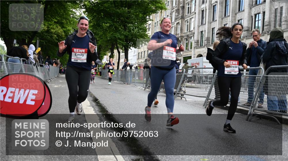 14.06.2026 - REWE Women's Run J. Mangold http://msf.ph/oto/9752063 14.06.2026 10:06:13 Ziel 10597, 10635, 10747, 10826, 10857, 11250, 11267, 11484, 11521 meine-sportfotos.de