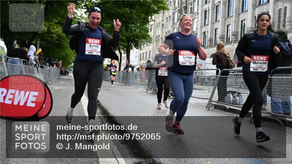 14.06.2026 - REWE Women's Run J. Mangold http://msf.ph/oto/9752065 14.06.2026 10:06:14 Ziel 10597, 10635, 10747, 10826, 11182, 11250, 11267, 11484, 11521 meine-sportfotos.de
