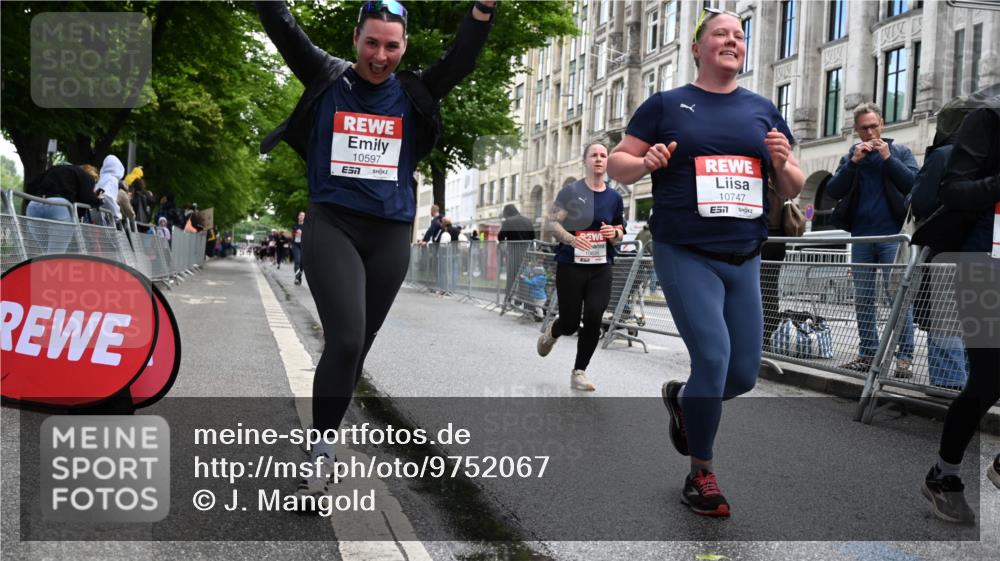 14.06.2026 - REWE Women's Run J. Mangold http://msf.ph/oto/9752067 14.06.2026 10:06:14 Ziel 10597, 10635, 10747, 10826, 11182, 11250, 11267, 11484, 11521 meine-sportfotos.de