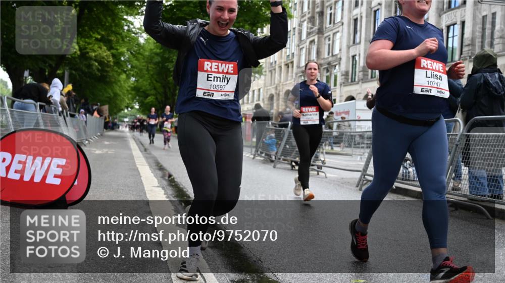 14.06.2026 - REWE Women's Run J. Mangold http://msf.ph/oto/9752070 14.06.2026 10:06:14 Ziel 10597, 10635, 10747, 10826, 11182, 11250, 11267, 11484, 11521 meine-sportfotos.de
