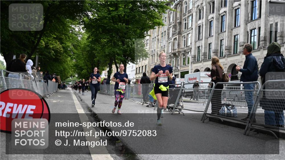 14.06.2026 - REWE Women's Run J. Mangold http://msf.ph/oto/9752083 14.06.2026 10:06:19 Ziel 10635, 10646, 11182, 11321 meine-sportfotos.de