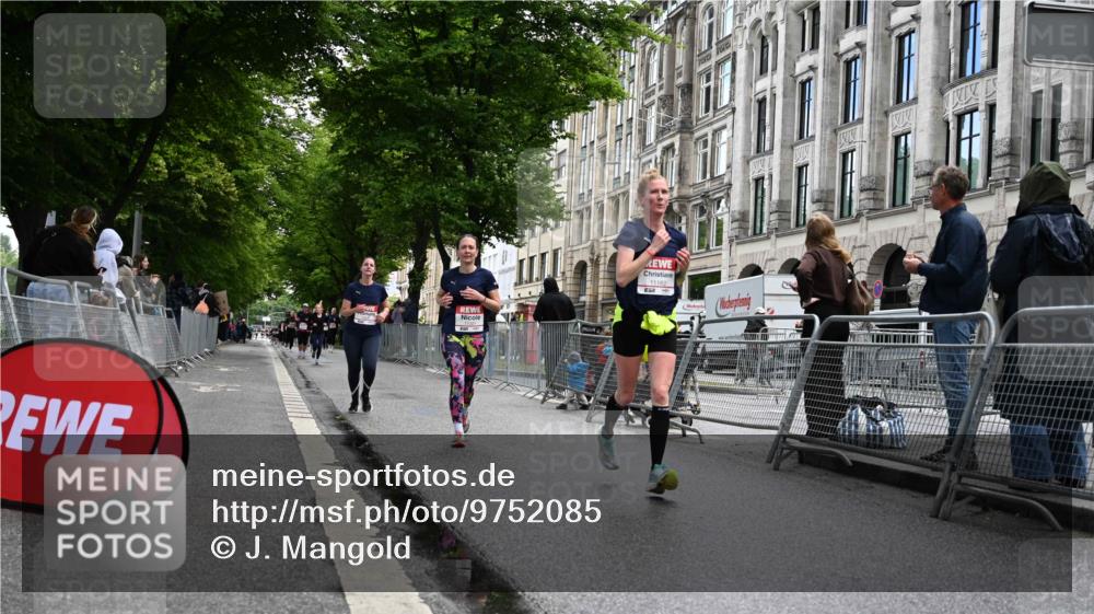 14.06.2026 - REWE Women's Run J. Mangold http://msf.ph/oto/9752085 14.06.2026 10:06:19 Ziel 10635, 10646, 11182, 11321 meine-sportfotos.de