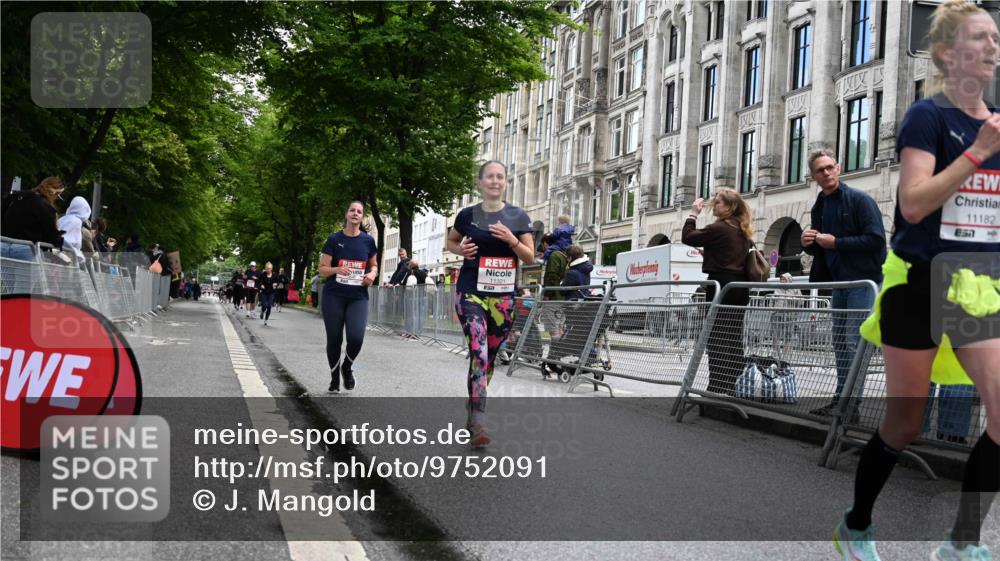 14.06.2026 - REWE Women's Run J. Mangold http://msf.ph/oto/9752091 14.06.2026 10:06:20 Ziel 10646, 11182, 11321 meine-sportfotos.de