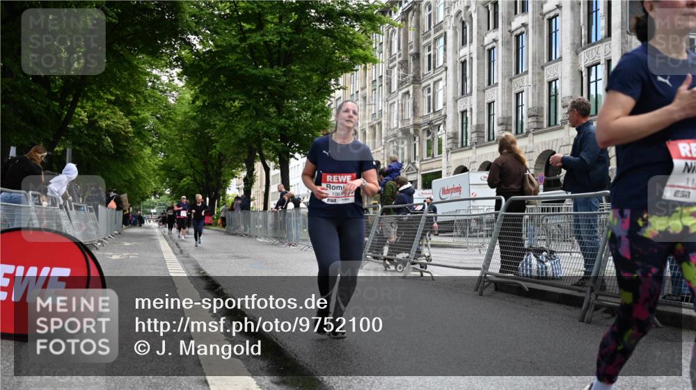 14.06.2026 - REWE Women's Run J. Mangold http://msf.ph/oto/9752100 14.06.2026 10:06:22 Ziel 10646, 11182, 11321 meine-sportfotos.de