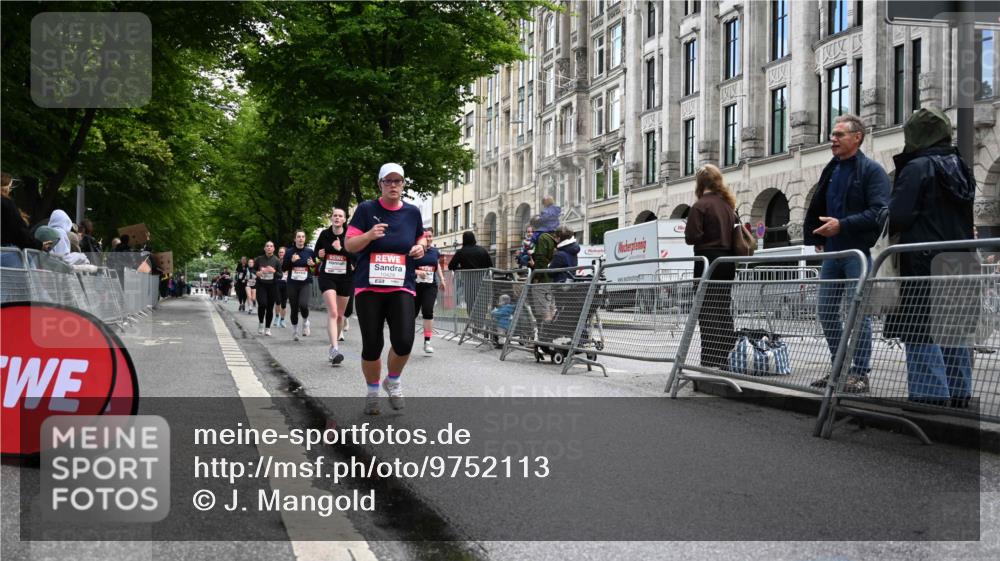 14.06.2026 - REWE Women's Run J. Mangold http://msf.ph/oto/9752113 14.06.2026 10:06:31 Ziel 10060, 10061, 10282, 10428, 10868, 11031 meine-sportfotos.de