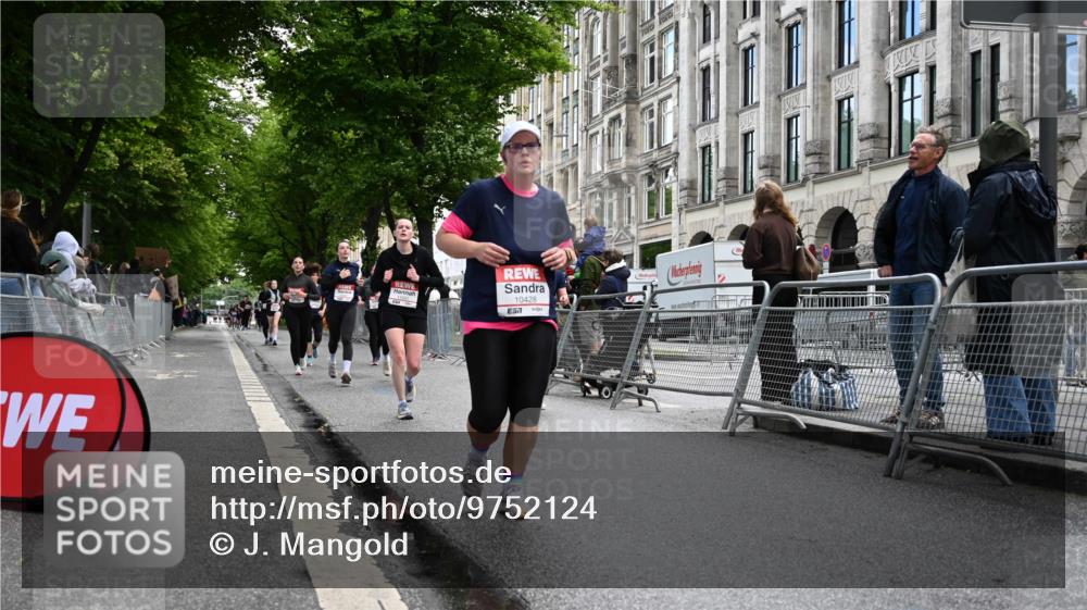 14.06.2026 - REWE Women's Run J. Mangold http://msf.ph/oto/9752124 14.06.2026 10:06:32 Ziel 10060, 10061, 10282, 10428, 10791, 10825, 10868, 10939, 11031 meine-sportfotos.de