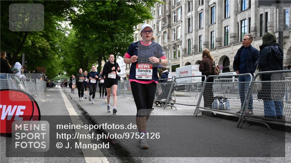 14.06.2026 - REWE Women's Run J. Mangold http://msf.ph/oto/9752126 14.06.2026 10:06:32 Ziel 10060, 10061, 10282, 10428, 10791, 10825, 10868, 10939, 11031 meine-sportfotos.de