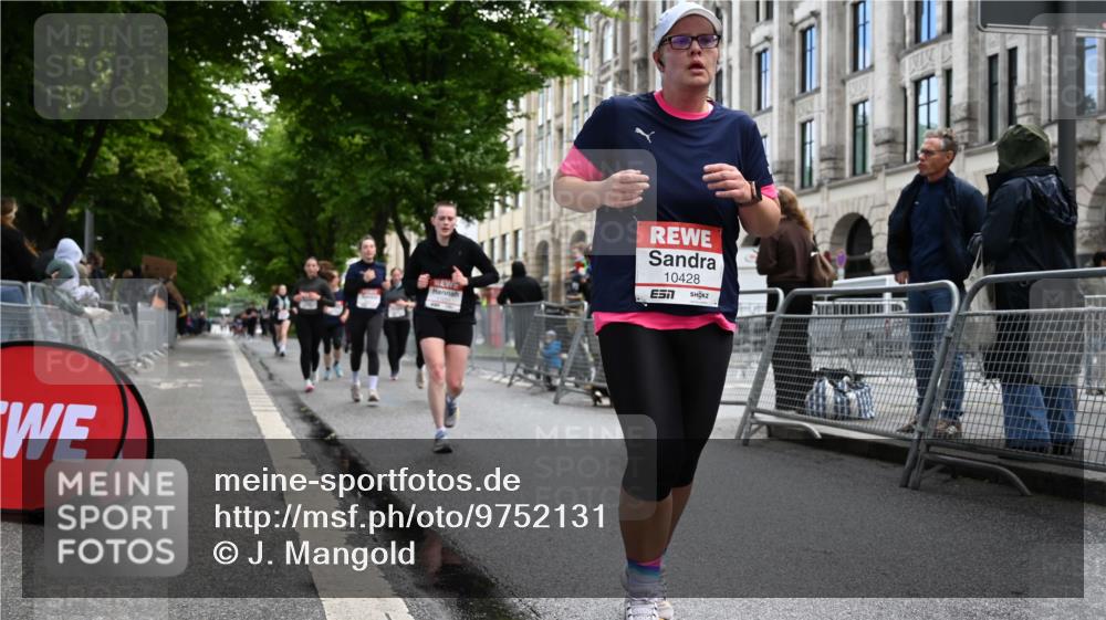 14.06.2026 - REWE Women's Run J. Mangold http://msf.ph/oto/9752131 14.06.2026 10:06:33 Ziel 10060, 10061, 10282, 10428, 10791, 10825, 10868, 10939, 11031 meine-sportfotos.de