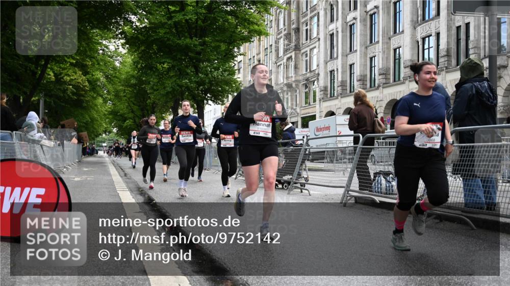 14.06.2026 - REWE Women's Run J. Mangold http://msf.ph/oto/9752142 14.06.2026 10:06:34 Ziel 10060, 10061, 10428, 10791, 10825, 10868, 10939, 11031, 11354 meine-sportfotos.de