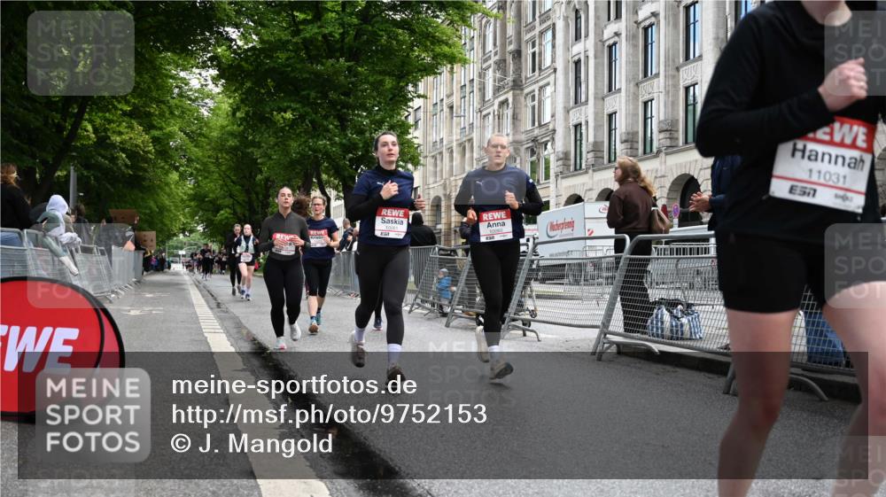 14.06.2026 - REWE Women's Run J. Mangold http://msf.ph/oto/9752153 14.06.2026 10:06:35 Ziel 10060, 10061, 10428, 10505, 10791, 10825, 10868, 10939, 11031, 11354, 11476 meine-sportfotos.de