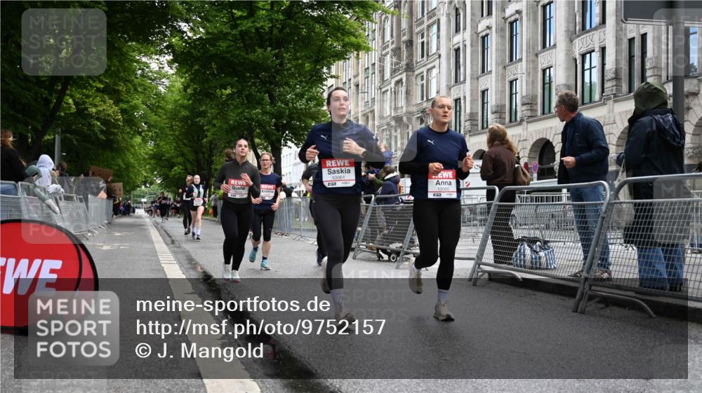 14.06.2026 - REWE Women's Run J. Mangold http://msf.ph/oto/9752157 14.06.2026 10:06:35 Ziel 10060, 10061, 10428, 10505, 10791, 10825, 10868, 10939, 11031, 11354, 11476 meine-sportfotos.de
