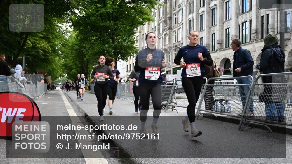 14.06.2026 - REWE Women's Run J. Mangold http://msf.ph/oto/9752161 14.06.2026 10:06:36 Ziel 10060, 10061, 10428, 10505, 10791, 10825, 10868, 10939, 11031, 11354, 11476 meine-sportfotos.de