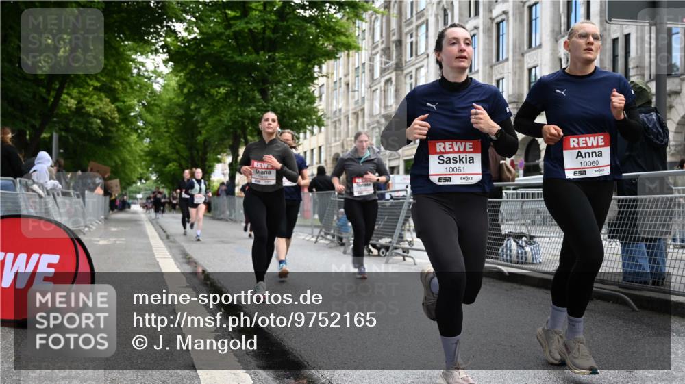 14.06.2026 - REWE Women's Run J. Mangold http://msf.ph/oto/9752165 14.06.2026 10:06:36 Ziel 10060, 10061, 10428, 10505, 10791, 10825, 10868, 10939, 11031, 11354, 11476 meine-sportfotos.de