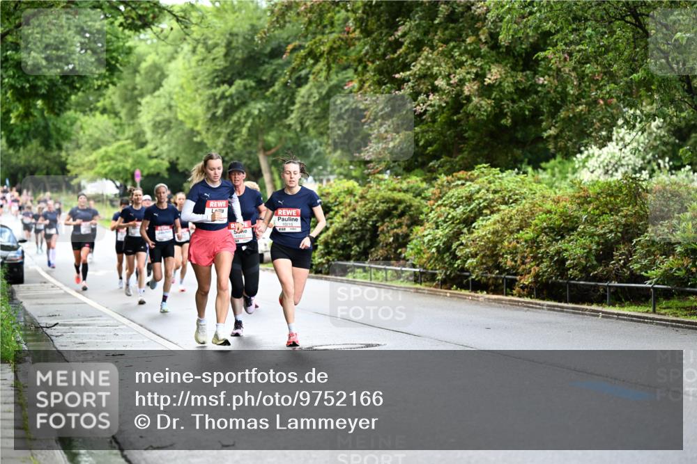 14.06.2026 - REWE Women's Run Dr. Thomas Lammeyer http://msf.ph/oto/9752166 14.06.2026 09:15:02 Laufen 10215, 10233 meine-sportfotos.de