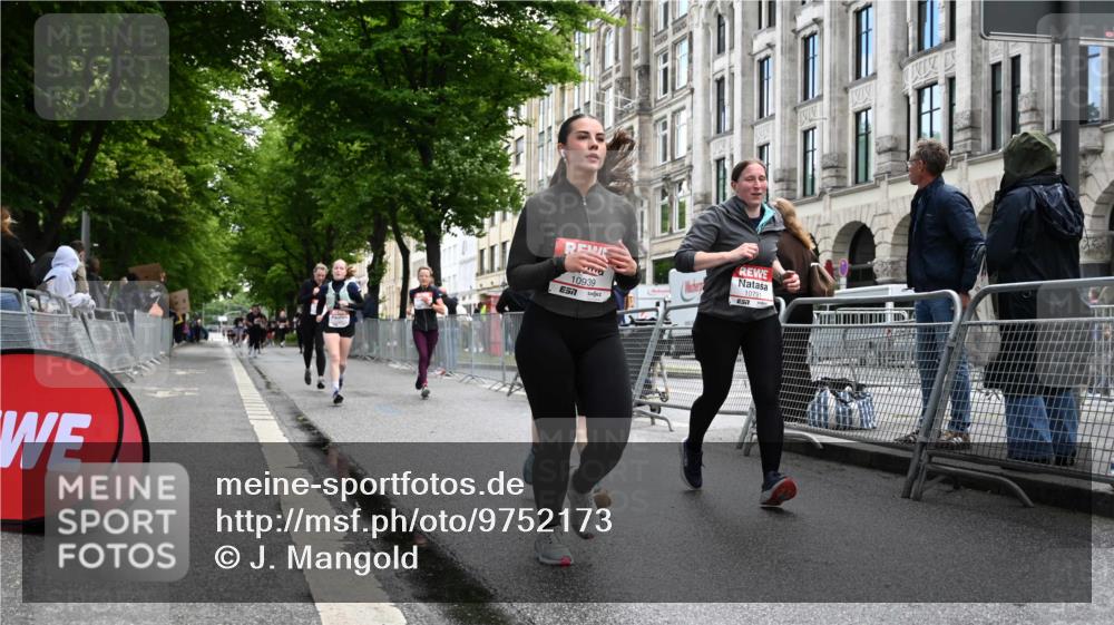 14.06.2026 - REWE Women's Run J. Mangold http://msf.ph/oto/9752173 14.06.2026 10:06:37 Ziel 10060, 10061, 10505, 10791, 10825, 10868, 10939, 11031, 11354, 11476 meine-sportfotos.de