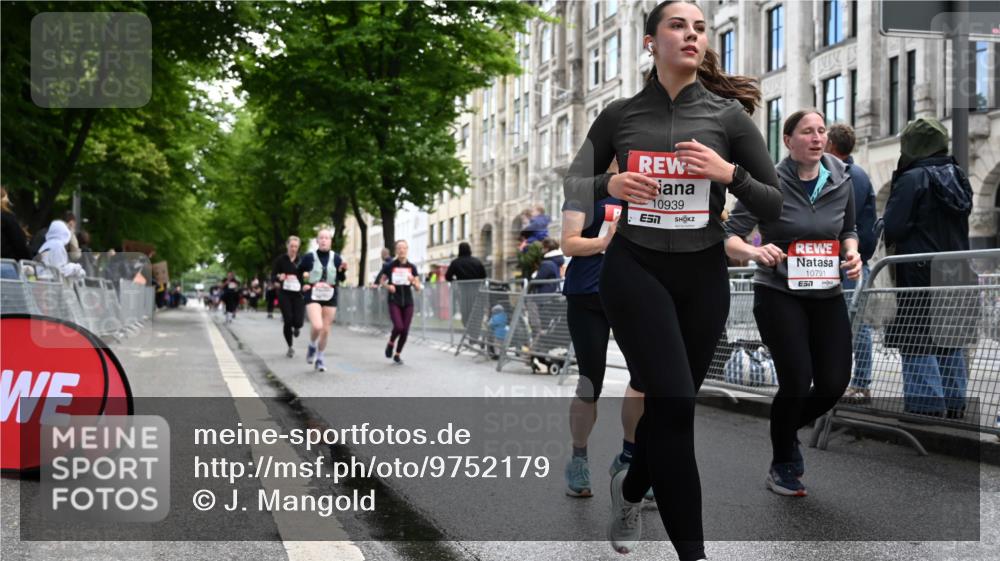 14.06.2026 - REWE Women's Run J. Mangold http://msf.ph/oto/9752179 14.06.2026 10:06:38 Ziel 10060, 10061, 10505, 10791, 10825, 10868, 10939, 11031, 11354, 11476 meine-sportfotos.de