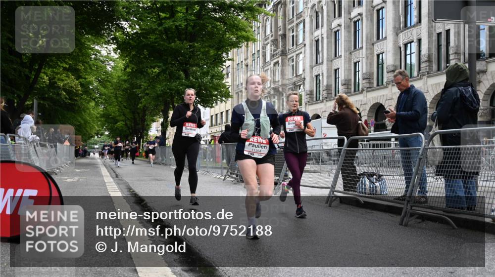14.06.2026 - REWE Women's Run J. Mangold http://msf.ph/oto/9752188 14.06.2026 10:06:40 Ziel 10060, 10061, 10505, 10791, 10825, 10939, 11354, 11476 meine-sportfotos.de
