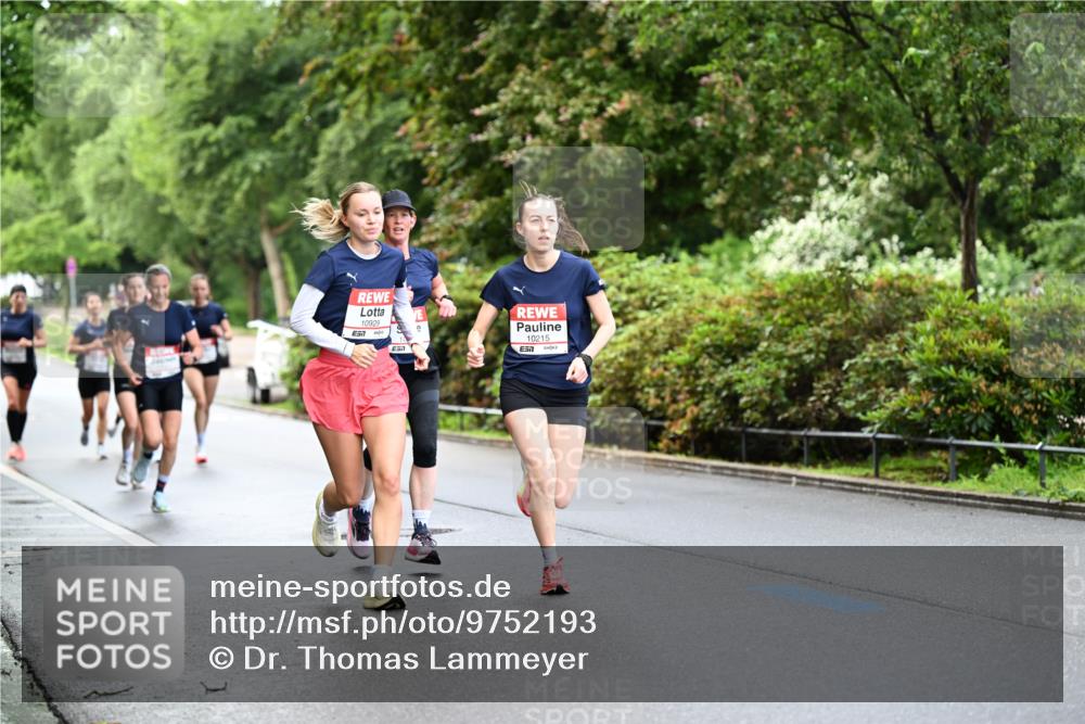 14.06.2026 - REWE Women's Run Dr. Thomas Lammeyer http://msf.ph/oto/9752193 14.06.2026 09:15:03 Laufen 10929, 10215, 57 meine-sportfotos.de