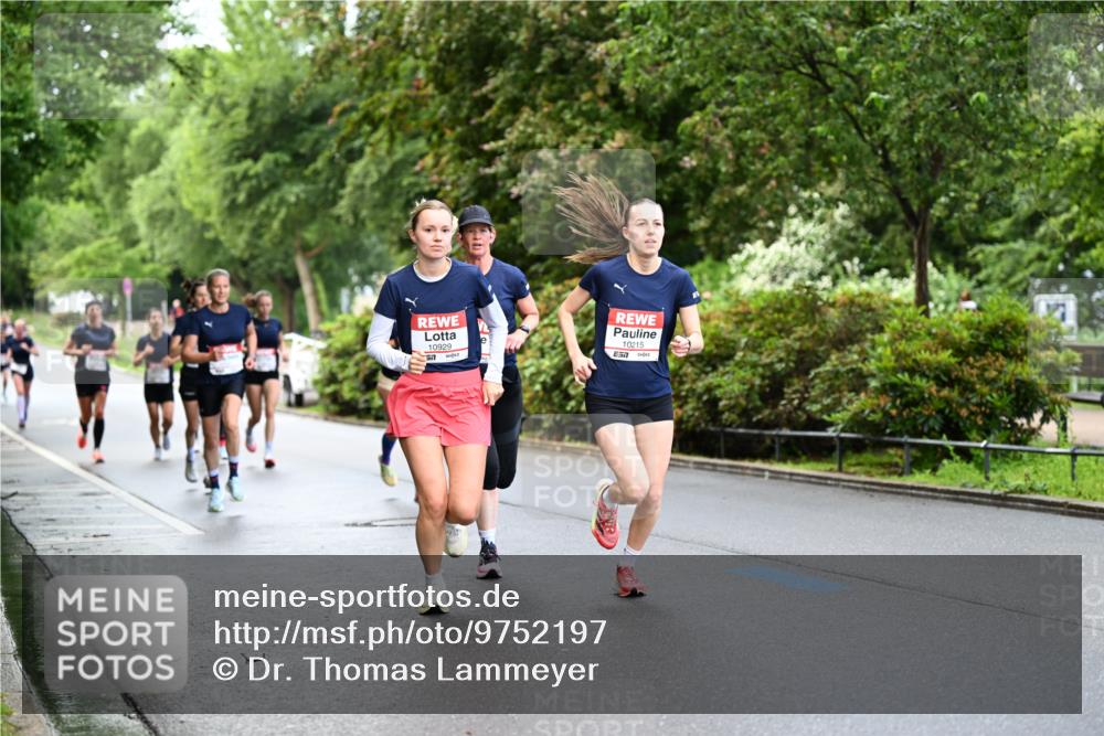 14.06.2026 - REWE Women's Run Dr. Thomas Lammeyer http://msf.ph/oto/9752197 14.06.2026 09:15:04 Laufen 10929, 10215 meine-sportfotos.de