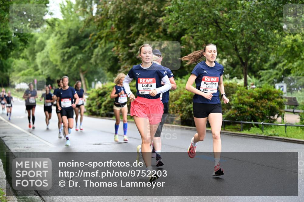 14.06.2026 - REWE Women's Run Dr. Thomas Lammeyer http://msf.ph/oto/9752203 14.06.2026 09:15:04 Laufen 10929, 7, 10215, 7 meine-sportfotos.de