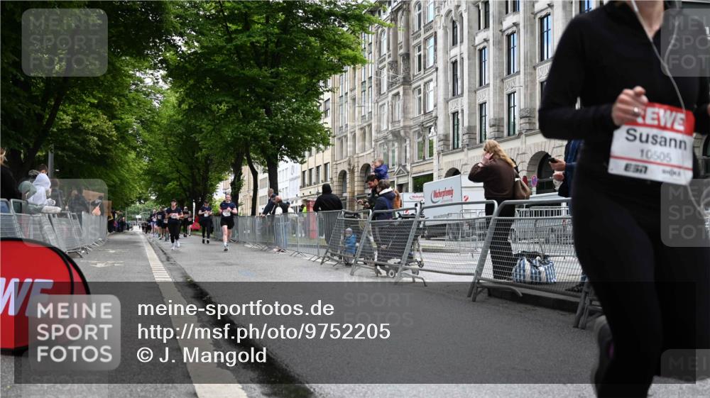 14.06.2026 - REWE Women's Run J. Mangold http://msf.ph/oto/9752205 14.06.2026 10:06:42 Ziel 10505, 10609, 10791, 10825, 10939, 11354, 11476 meine-sportfotos.de