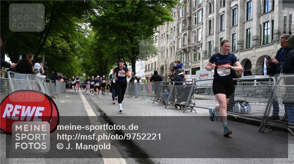 14.06.2026 - REWE Women's Run J. Mangold http://msf.ph/oto/9752221 14.06.2026 10:06:48 Ziel 10205, 10609, 11015 meine-sportfotos.de
