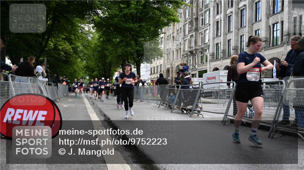 14.06.2026 - REWE Women's Run J. Mangold http://msf.ph/oto/9752223 14.06.2026 10:06:48 Ziel 10205, 10609, 11015 meine-sportfotos.de