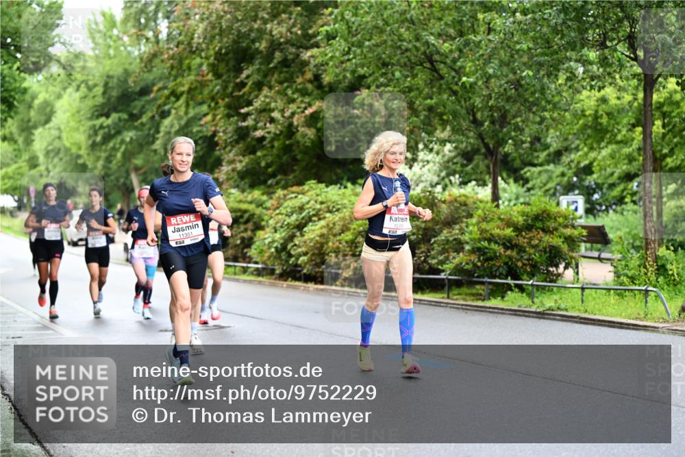 14.06.2026 - REWE Women's Run Dr. Thomas Lammeyer http://msf.ph/oto/9752229 14.06.2026 09:15:06 Laufen 11351, 657, 10488 meine-sportfotos.de