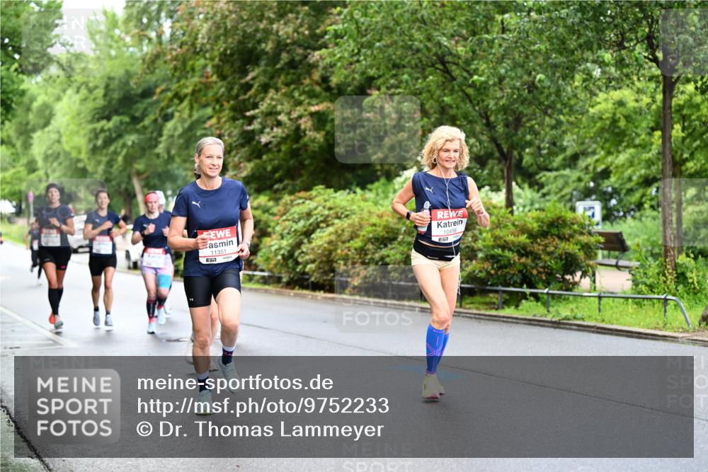14.06.2026 - REWE Women's Run Dr. Thomas Lammeyer http://msf.ph/oto/9752233 14.06.2026 09:15:06 Laufen 11351, 7, 10458, 7 meine-sportfotos.de