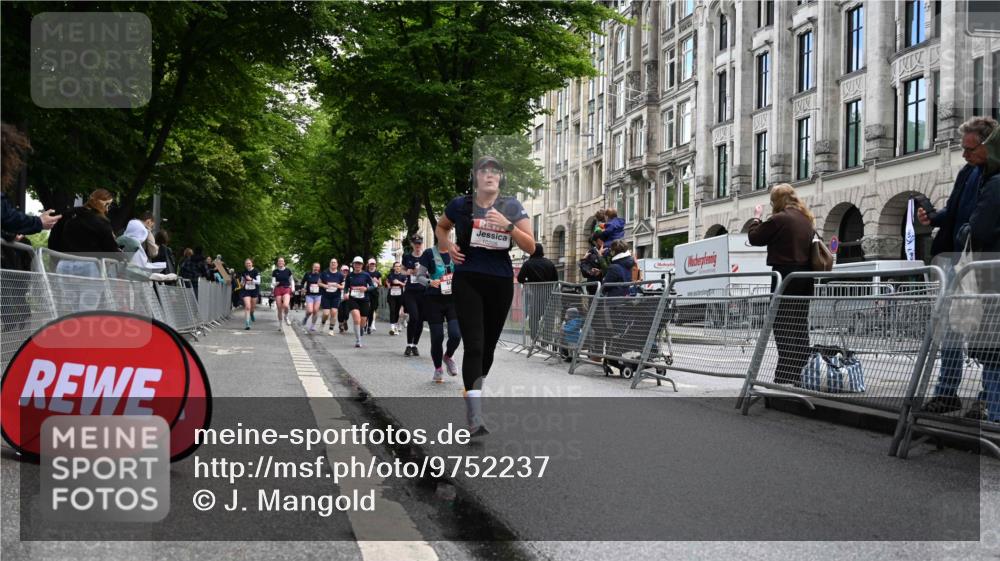 14.06.2026 - REWE Women's Run J. Mangold http://msf.ph/oto/9752237 14.06.2026 10:06:50 Ziel 10117, 10205, 10467, 10609, 10949, 11015, 11127, 11161 meine-sportfotos.de