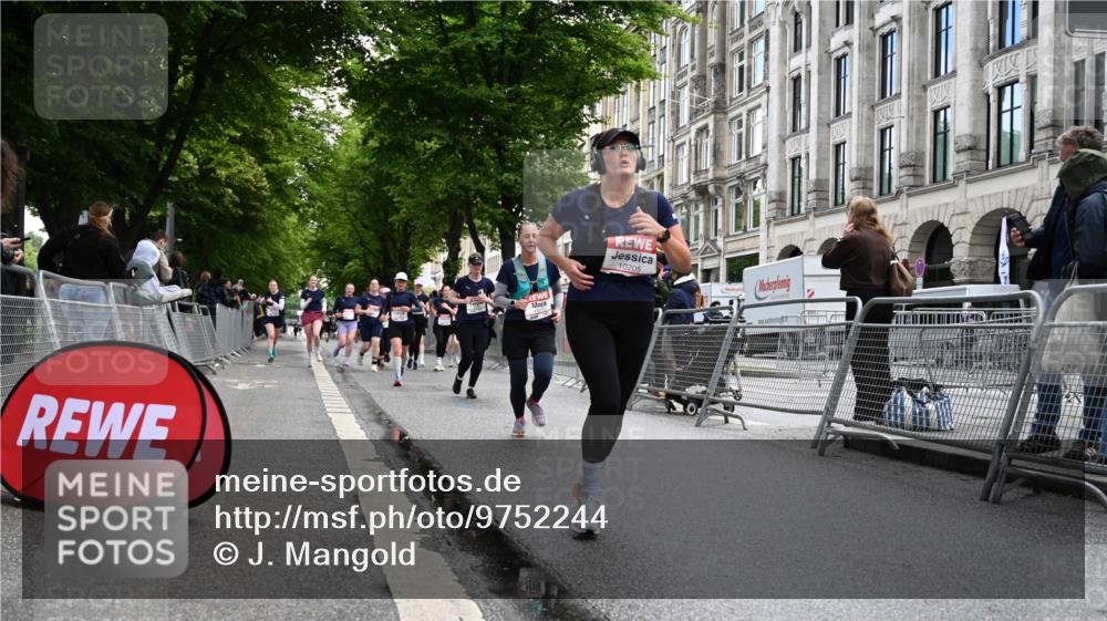14.06.2026 - REWE Women's Run J. Mangold http://msf.ph/oto/9752244 14.06.2026 10:06:50 Ziel 10117, 10205, 10467, 10609, 10949, 11015, 11127, 11161 meine-sportfotos.de