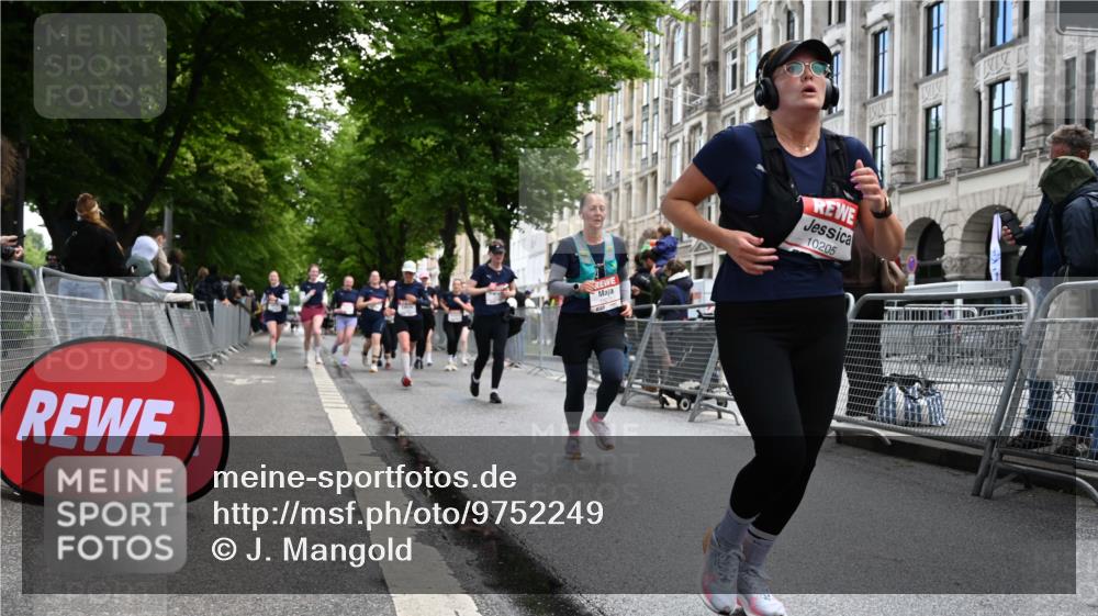 14.06.2026 - REWE Women's Run J. Mangold http://msf.ph/oto/9752249 14.06.2026 10:06:51 Ziel 10117, 10205, 10467, 10609, 10888, 10949, 11015, 11084, 11127, 11161 meine-sportfotos.de