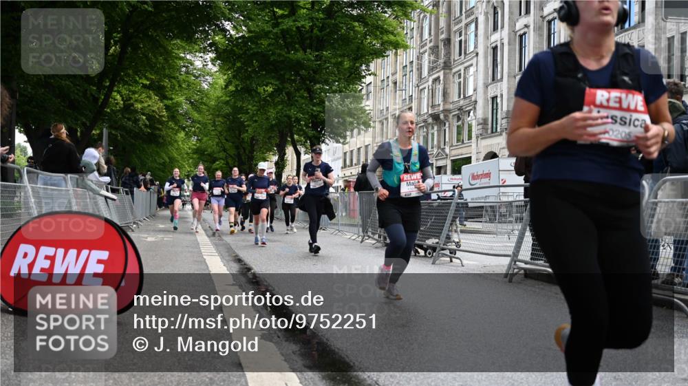 14.06.2026 - REWE Women's Run J. Mangold http://msf.ph/oto/9752251 14.06.2026 10:06:51 Ziel 10117, 10205, 10467, 10609, 10888, 10949, 11015, 11084, 11127, 11161 meine-sportfotos.de