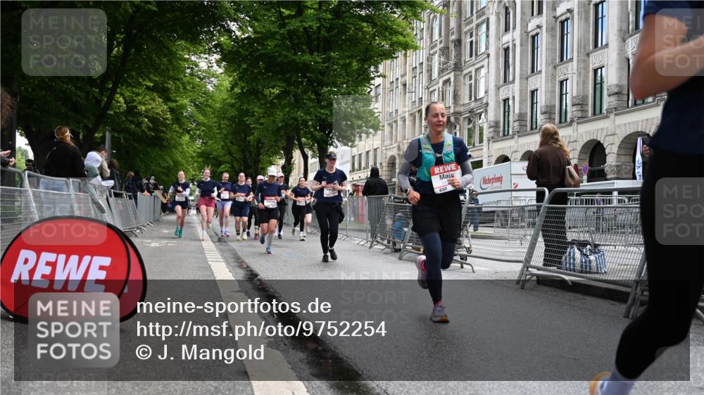 14.06.2026 - REWE Women's Run J. Mangold http://msf.ph/oto/9752254 14.06.2026 10:06:51 Ziel 10117, 10205, 10467, 10609, 10888, 10949, 11015, 11084, 11127, 11161 meine-sportfotos.de