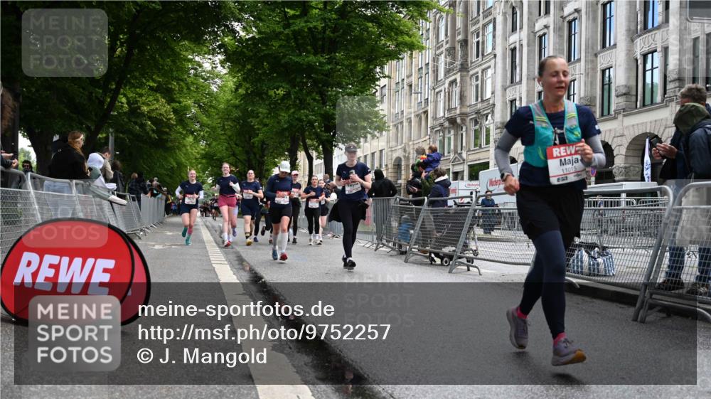 14.06.2026 - REWE Women's Run J. Mangold http://msf.ph/oto/9752257 14.06.2026 10:06:52 Ziel 10006, 10007, 10008, 10009, 10117, 10205, 10467, 10609, 10888, 10949, 11015, 11084, 11127, 11161, 11192 meine-sportfotos.de