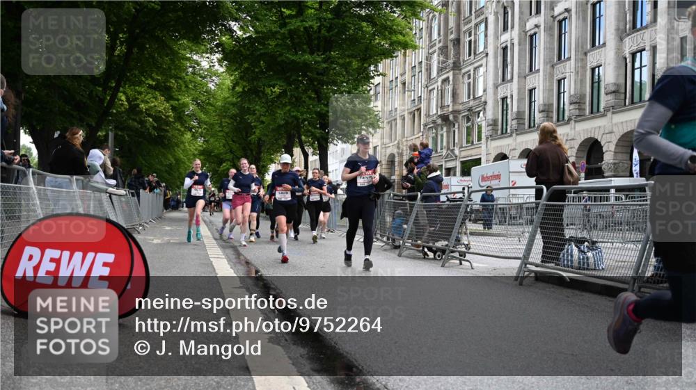 14.06.2026 - REWE Women's Run J. Mangold http://msf.ph/oto/9752264 14.06.2026 10:06:52 Ziel 10006, 10007, 10008, 10009, 10117, 10205, 10467, 10609, 10888, 10949, 11015, 11084, 11127, 11161, 11192 meine-sportfotos.de